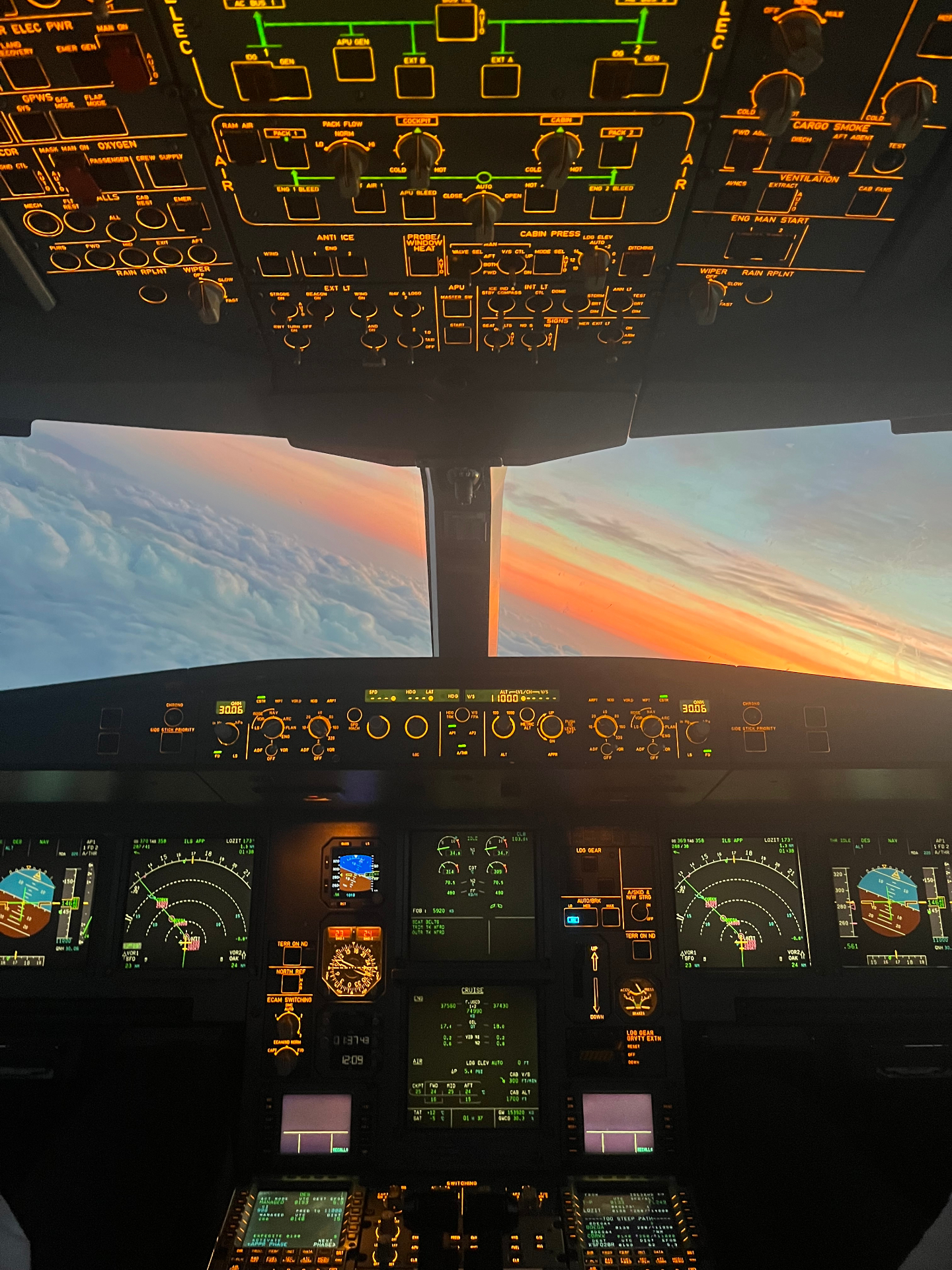 Alejandro Lox — Commercial Pilot · Content Creator